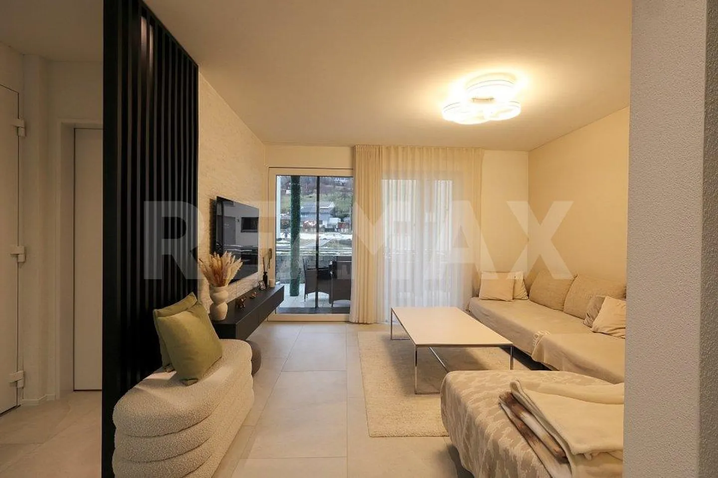 Maison semi-détachée moderne de 5,5 pièces dans un endroit calme à P... - Photo 3 sur 13