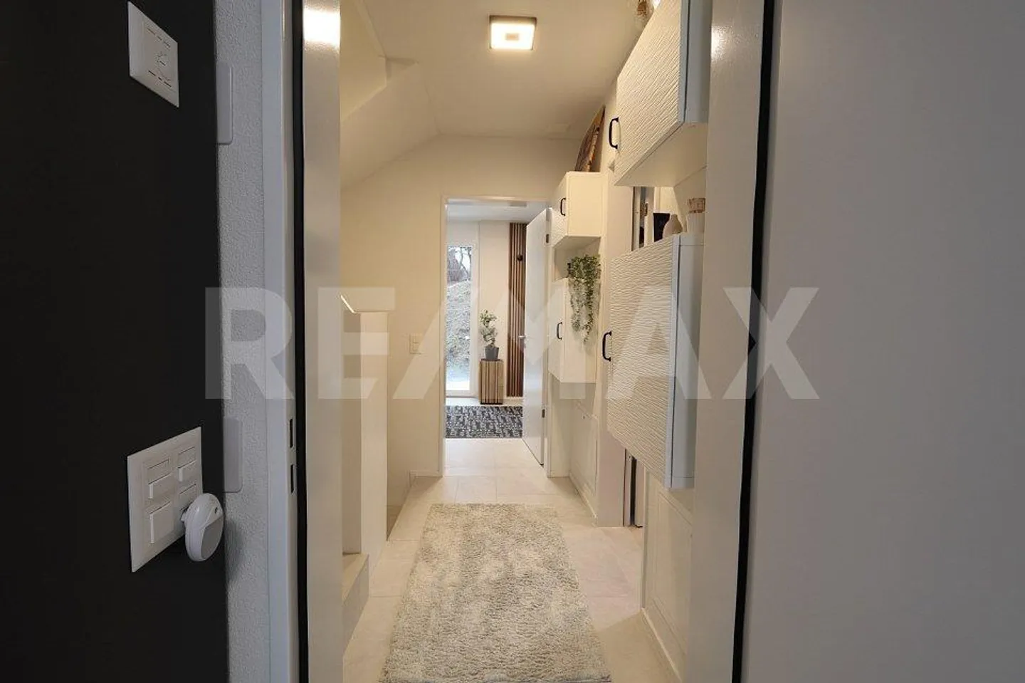 Maison semi-détachée moderne de 5,5 pièces dans un endroit calme à P... - Photo 10 sur 13