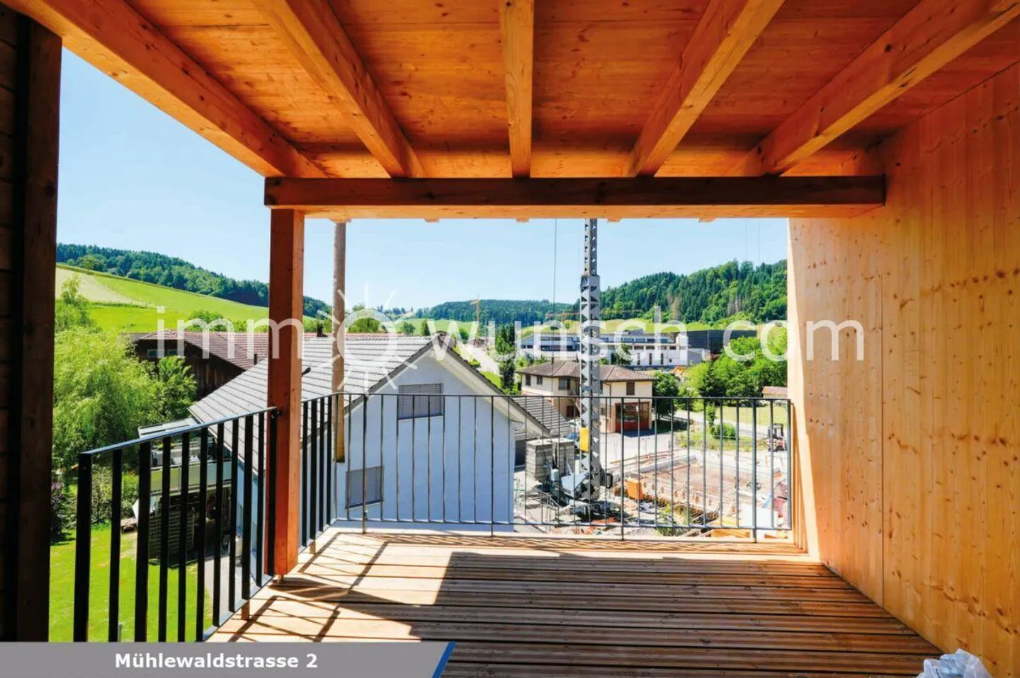 Charmante propriété de 3 ½ pièces au 2ème étage développement 'Lindenpark' - Photo 4 sur 12