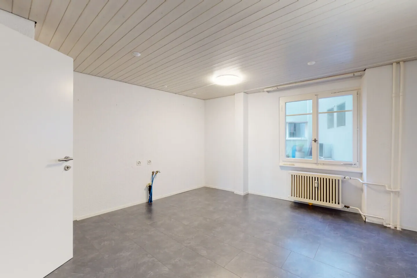 Maison multifamiliale avec espace commercial ? Central et rentable - Photo 8 sur 13