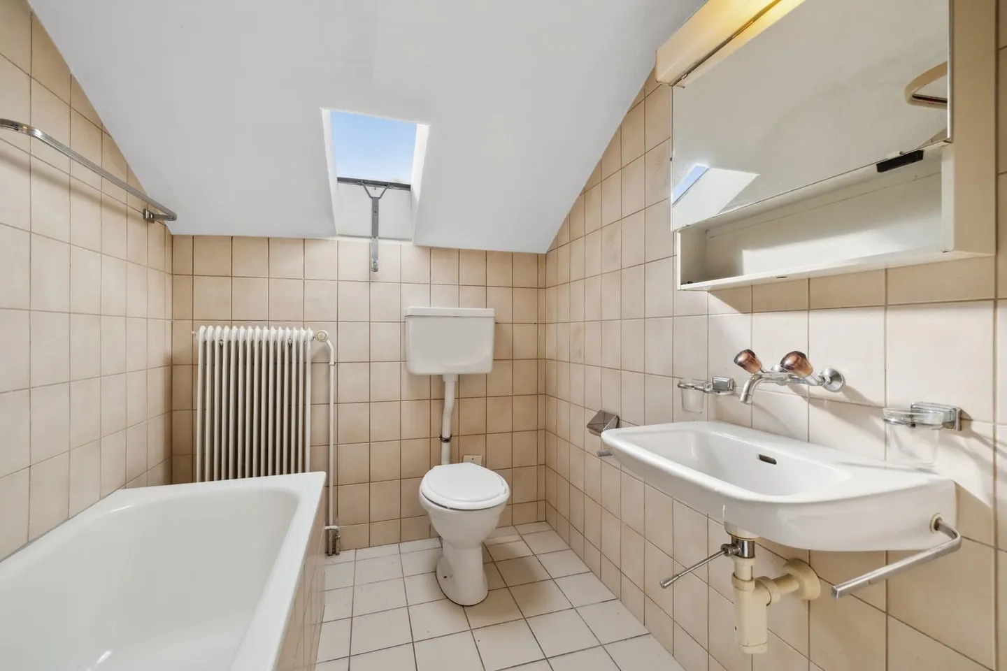 For rent: Magnificent, spacious and bright apartment in an exceptional location - Photo 4 of 11