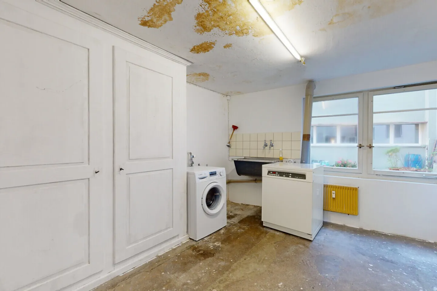 Maison multifamiliale avec espace commercial ? Central et rentable - Photo 9 sur 13