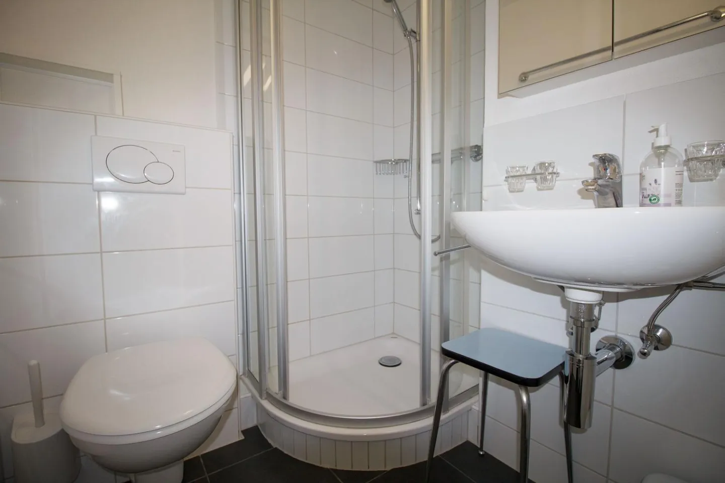 Charming Duplex Apartment - Photo 12 of 14