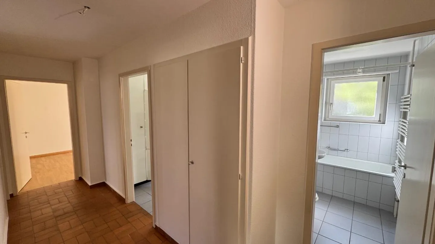 Cercasi nuovo inquilino per appartamento di 3 stanze in Burenweg 23, 4127 Birsfelden - Foto 1 di 5