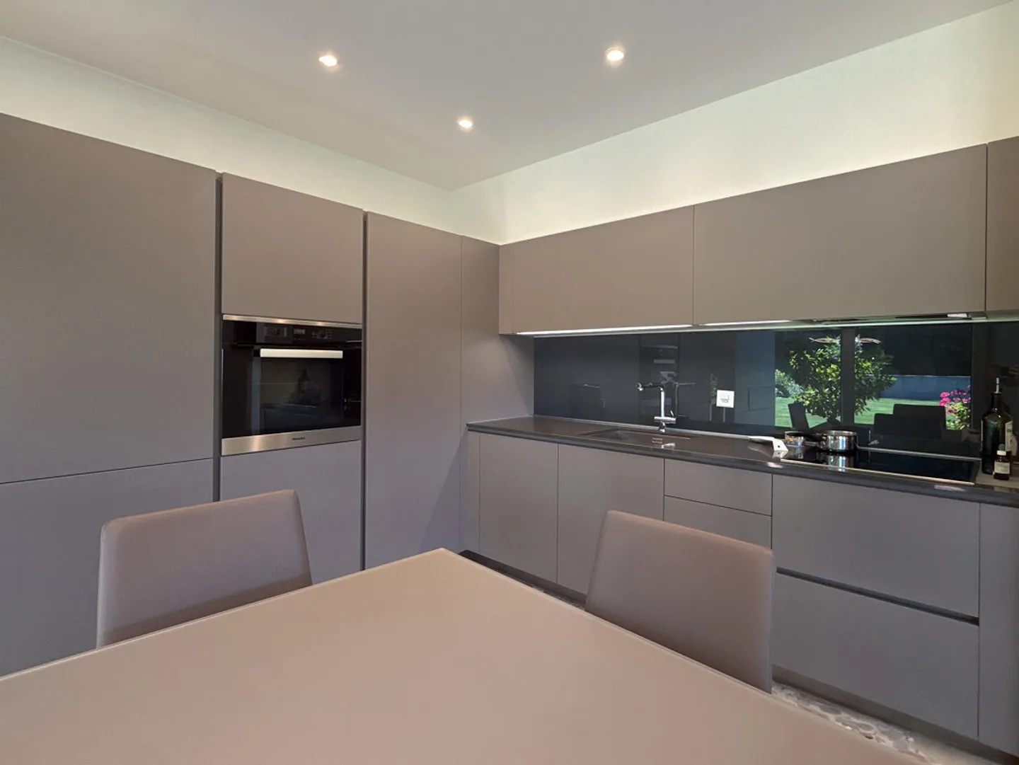 Wohnung mit Garten, Schwimmbad, Sauna und Fitnessraum in Montagnola - Foto 3 von 12