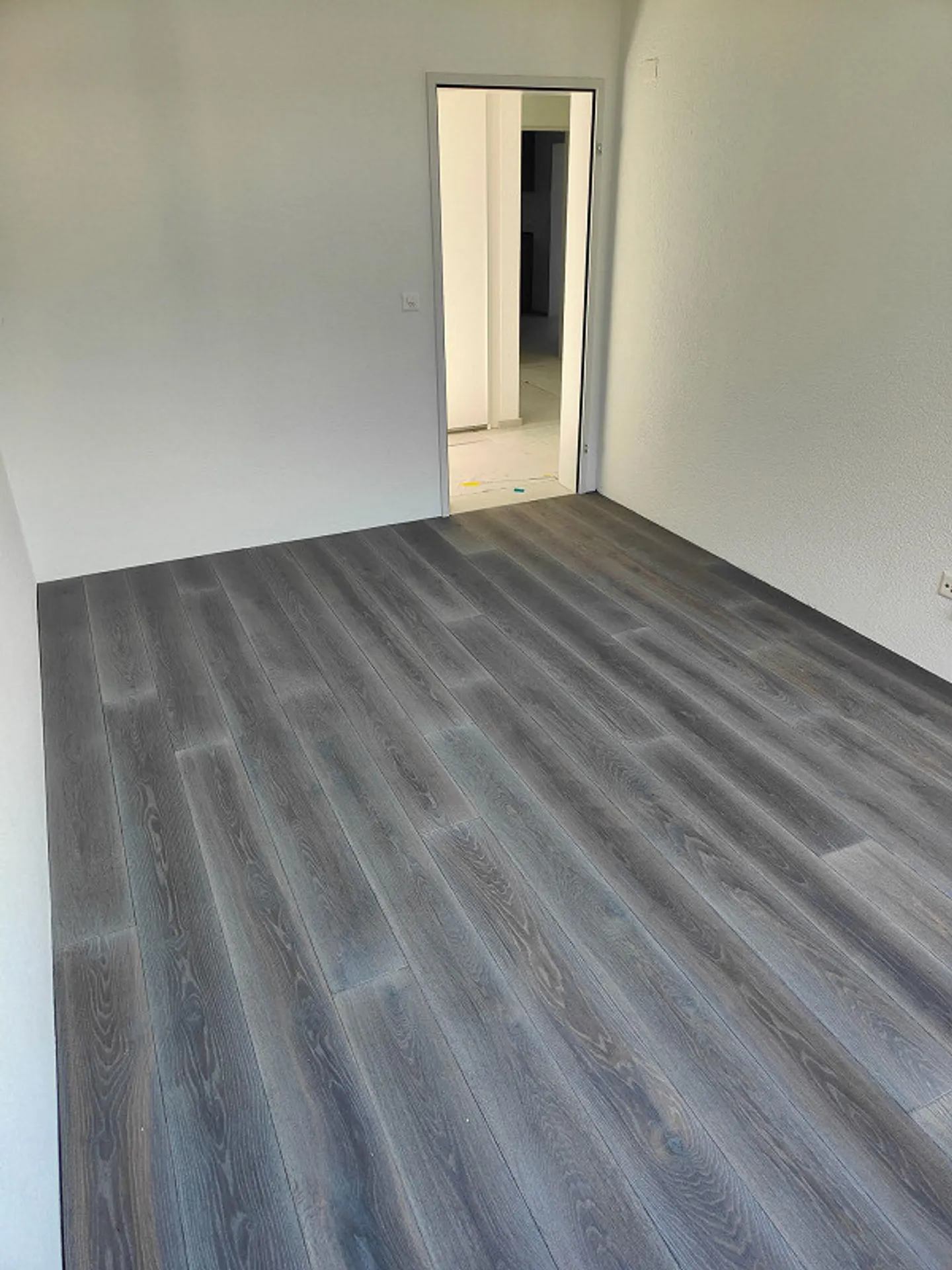 Stylish Living in the Popular Lacuna Quarter - Photo 18 of 22