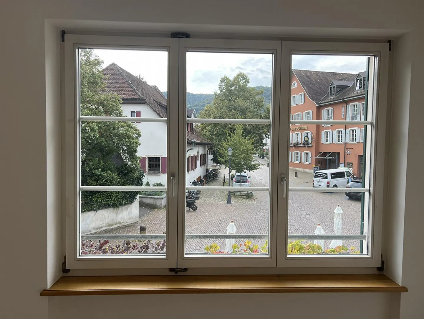 Vivere spazioso nel cuore di Arlesheim - Foto 7 di 12