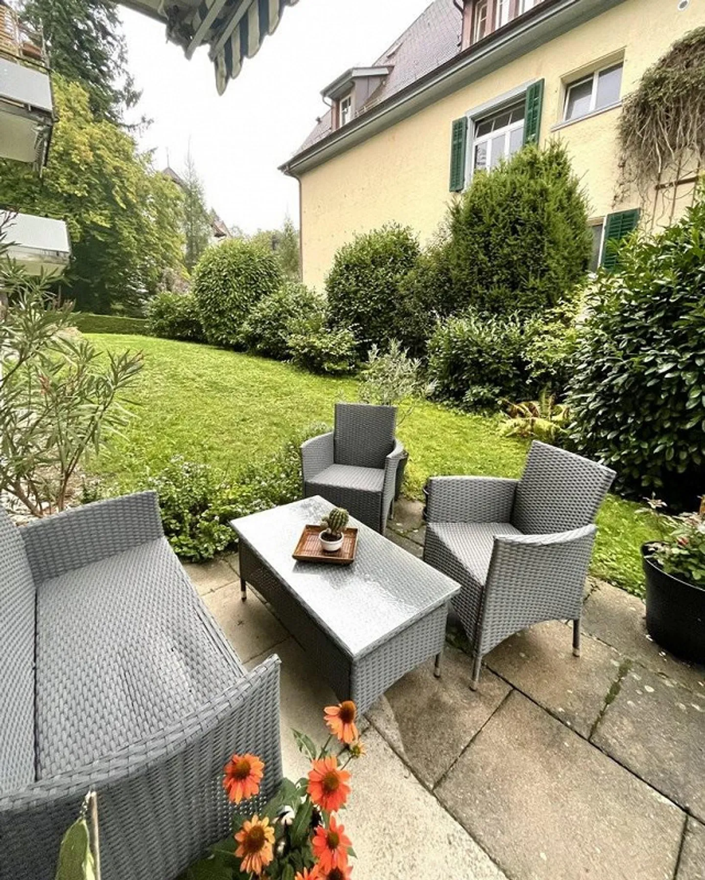 Bijou au Zürichberg, appartement moderne avec coin salon dans le jardin - Photo 1 sur 7