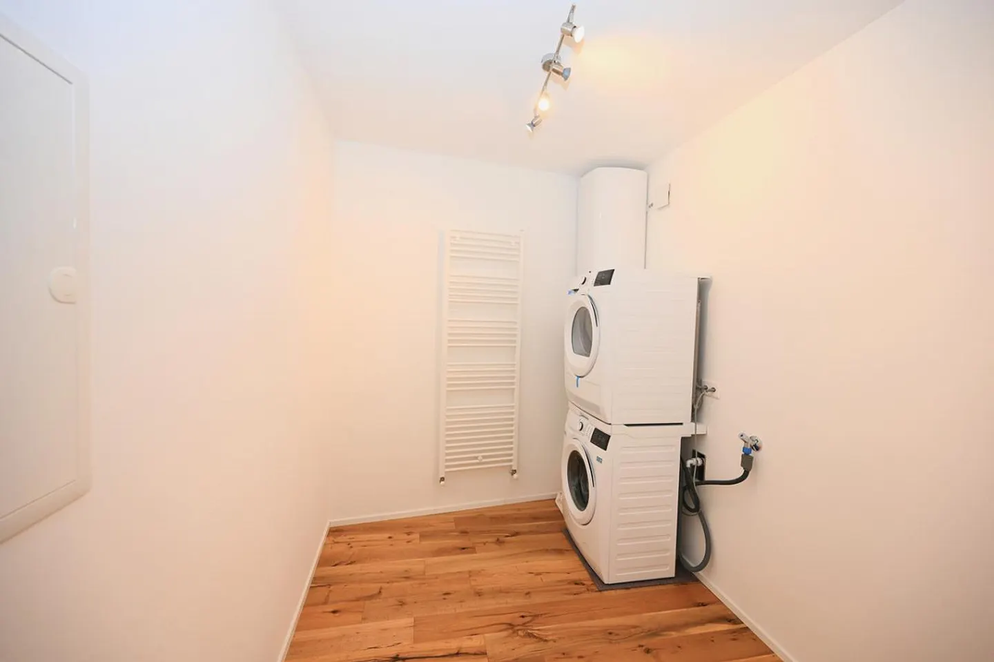 Appartement entièrement rénové avec vue sur le lac à Ponte Tresa - Photo 11 sur 13