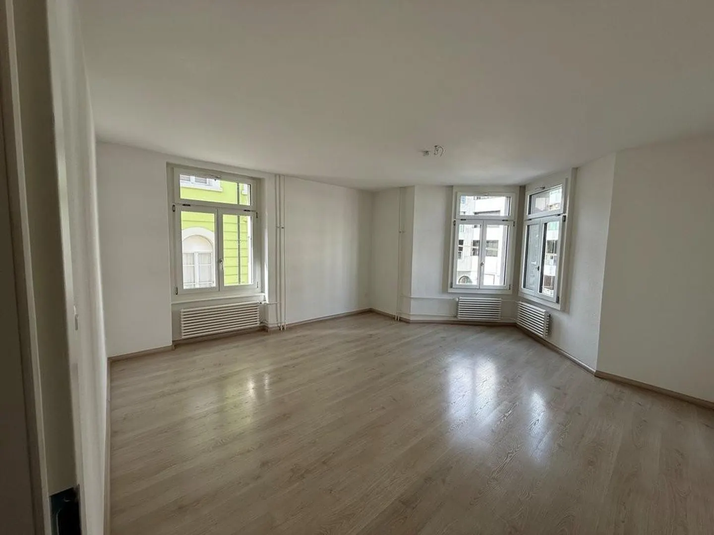 Attractive 3-room apartment on the 1st floor in a quiet location in Lucerne - Photo 1 of 6