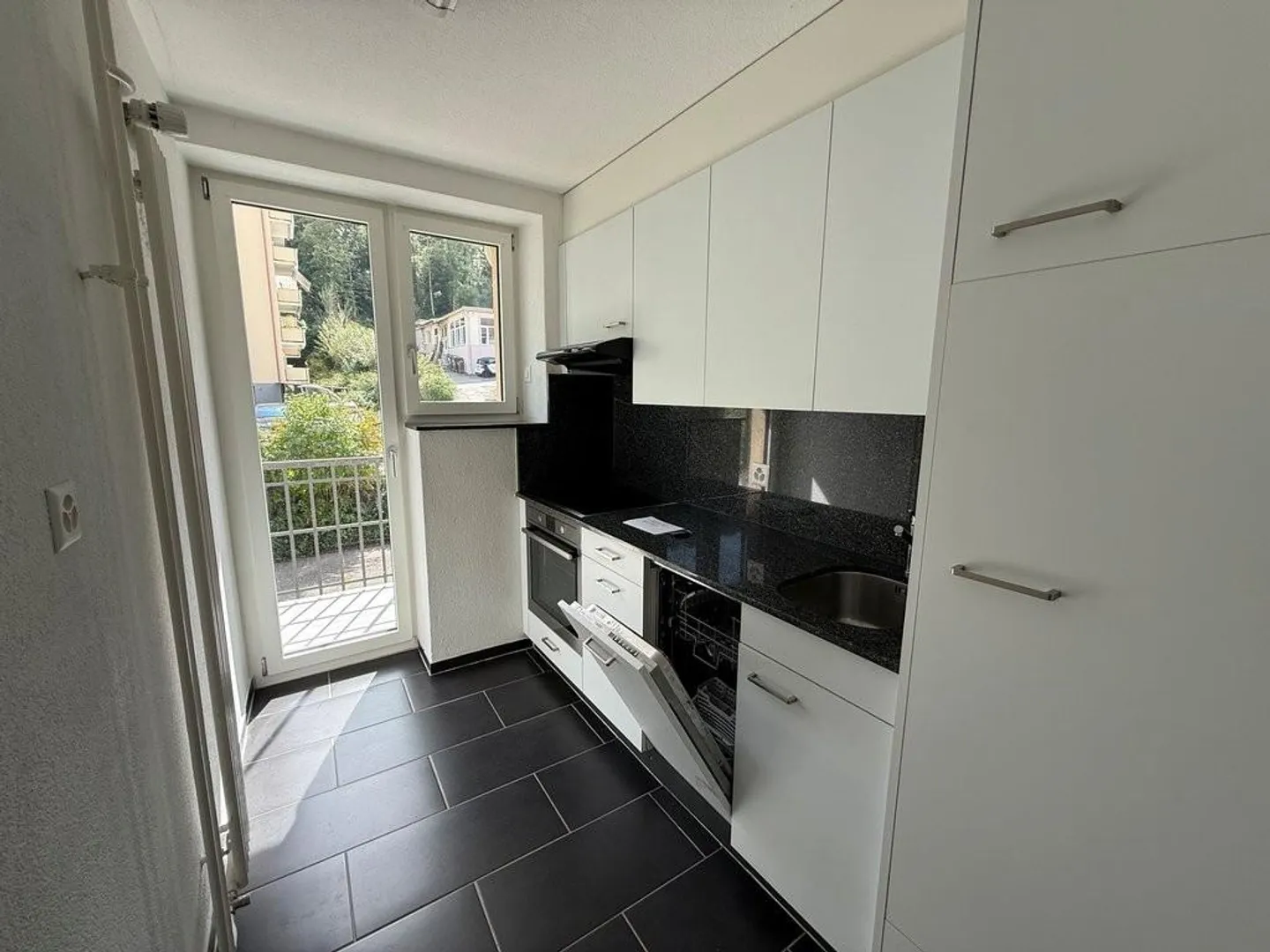 Attractive 3-room apartment on the 1st floor in a quiet location in Lucerne - Photo 5 of 6