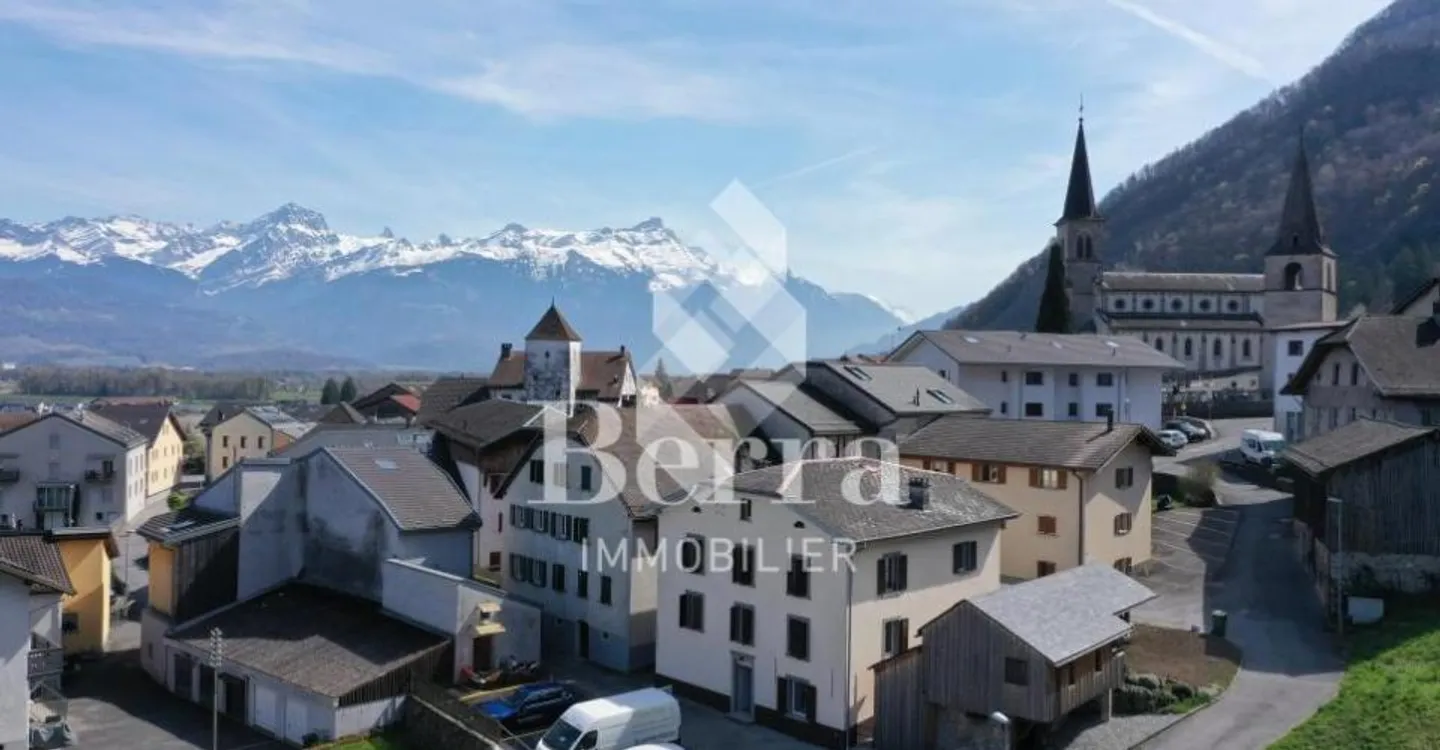 Duplex mit 4,5 Zimmern + Grundstück von 405 m2 - Foto 1 von 13