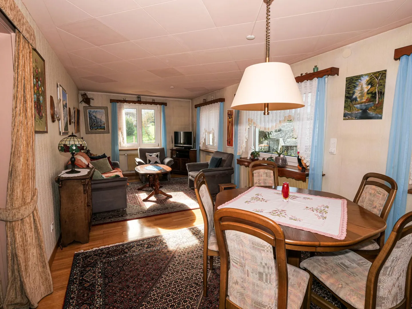 Detached Sun House with a View & Lots of Potential - Photo 4 of 9