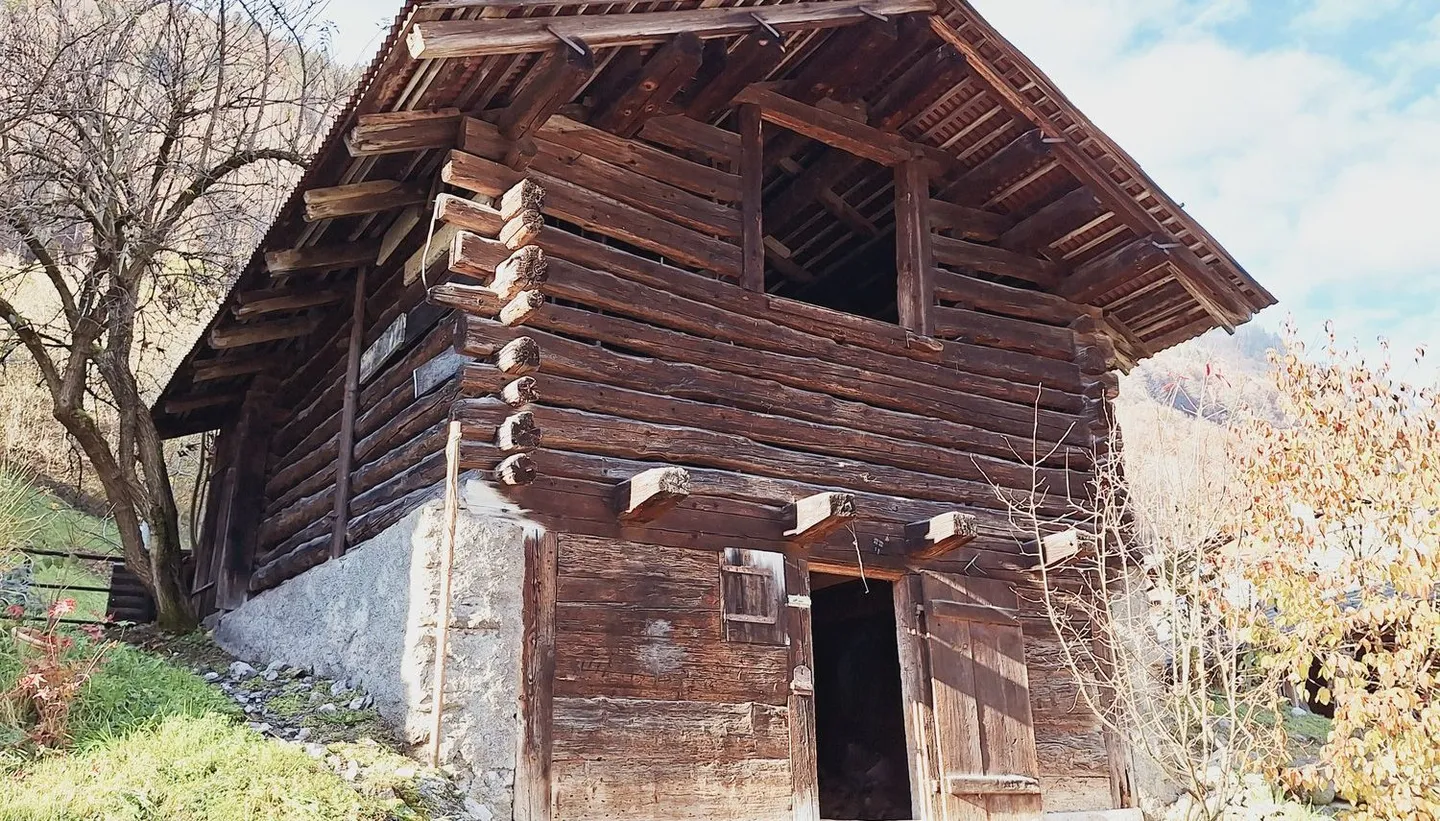 Upcycling nel Glarnerland – Occasione rara – Oggetto per appassionati - Foto 1 di 5