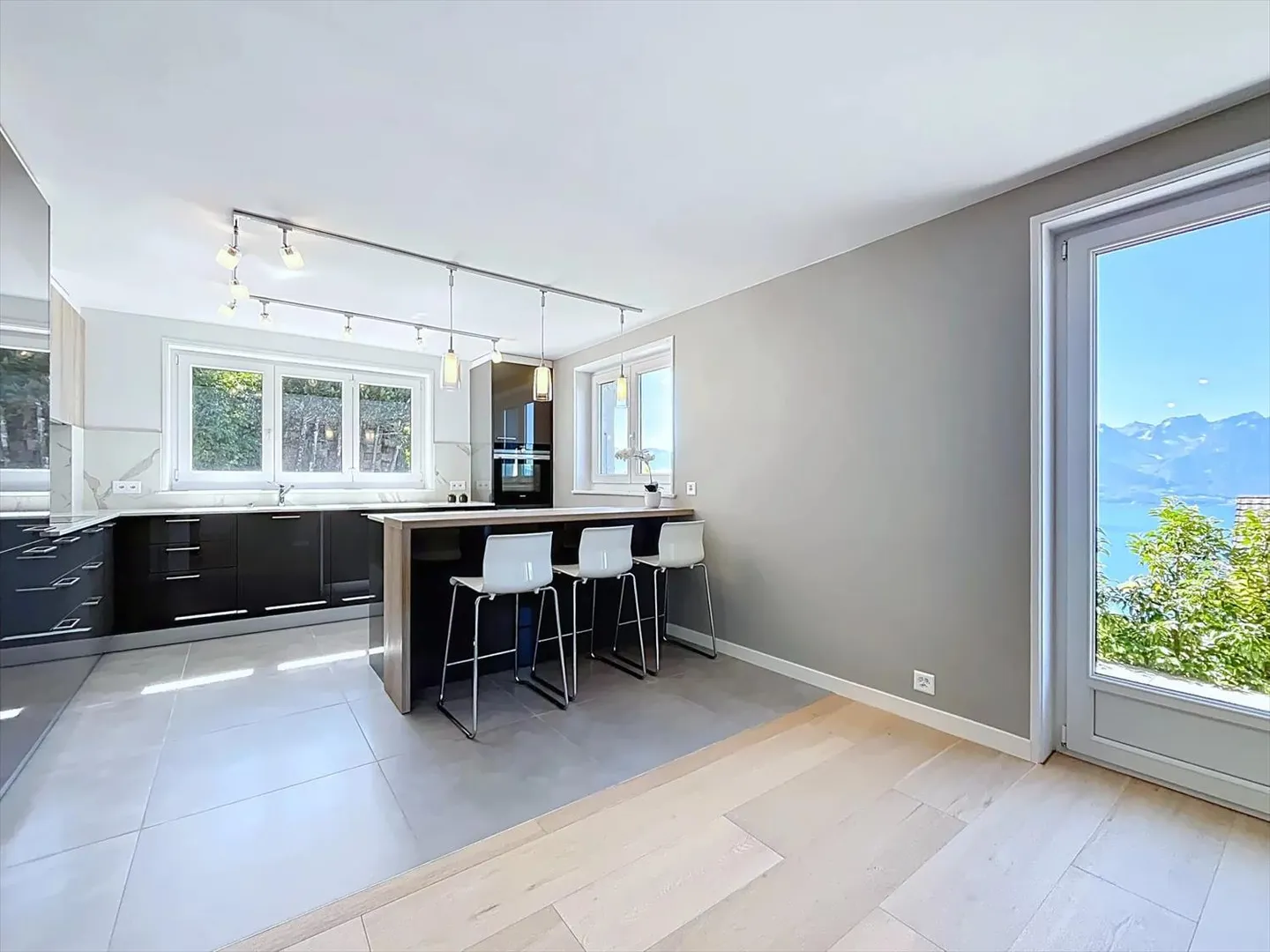 Prächtige und helle Einzelvilla! - Foto 3 von 13