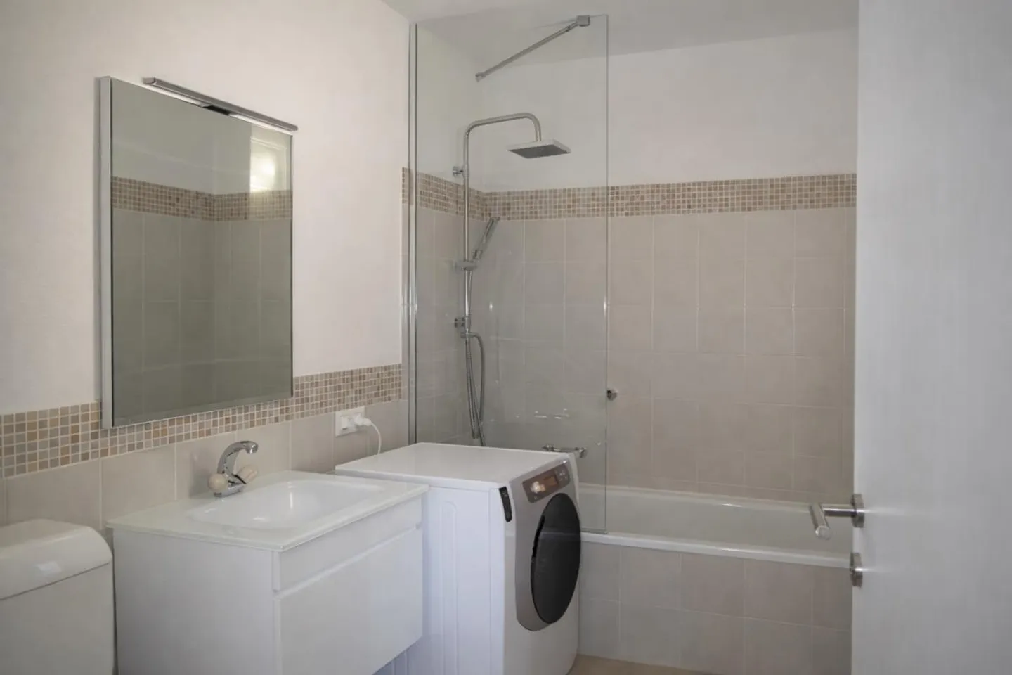 Renovated and central 3.5 room apartments for rent - Photo 14 of 14