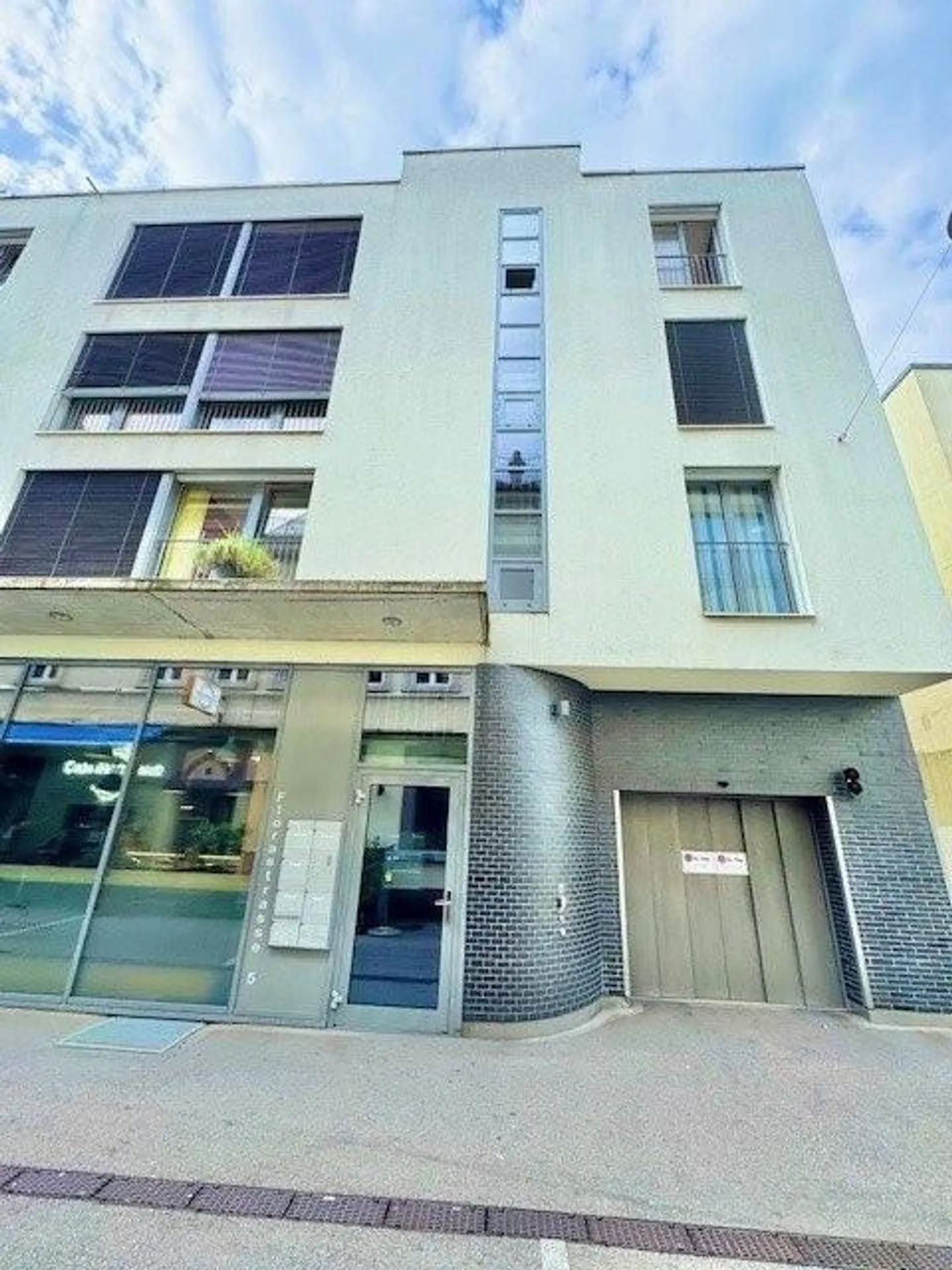 Stilvolle Gewerberäumlichkeiten in Biel - Foto 1 von 7
