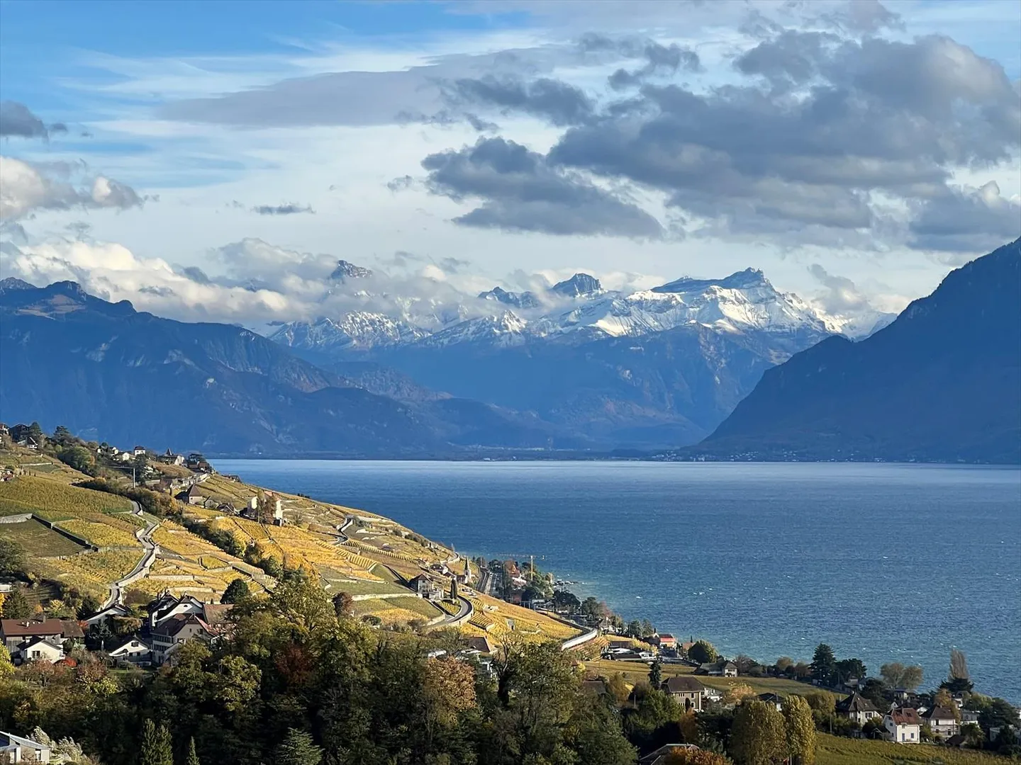Stunning view! 2.5 room apartment in La Conversion - Photo 1 of 9