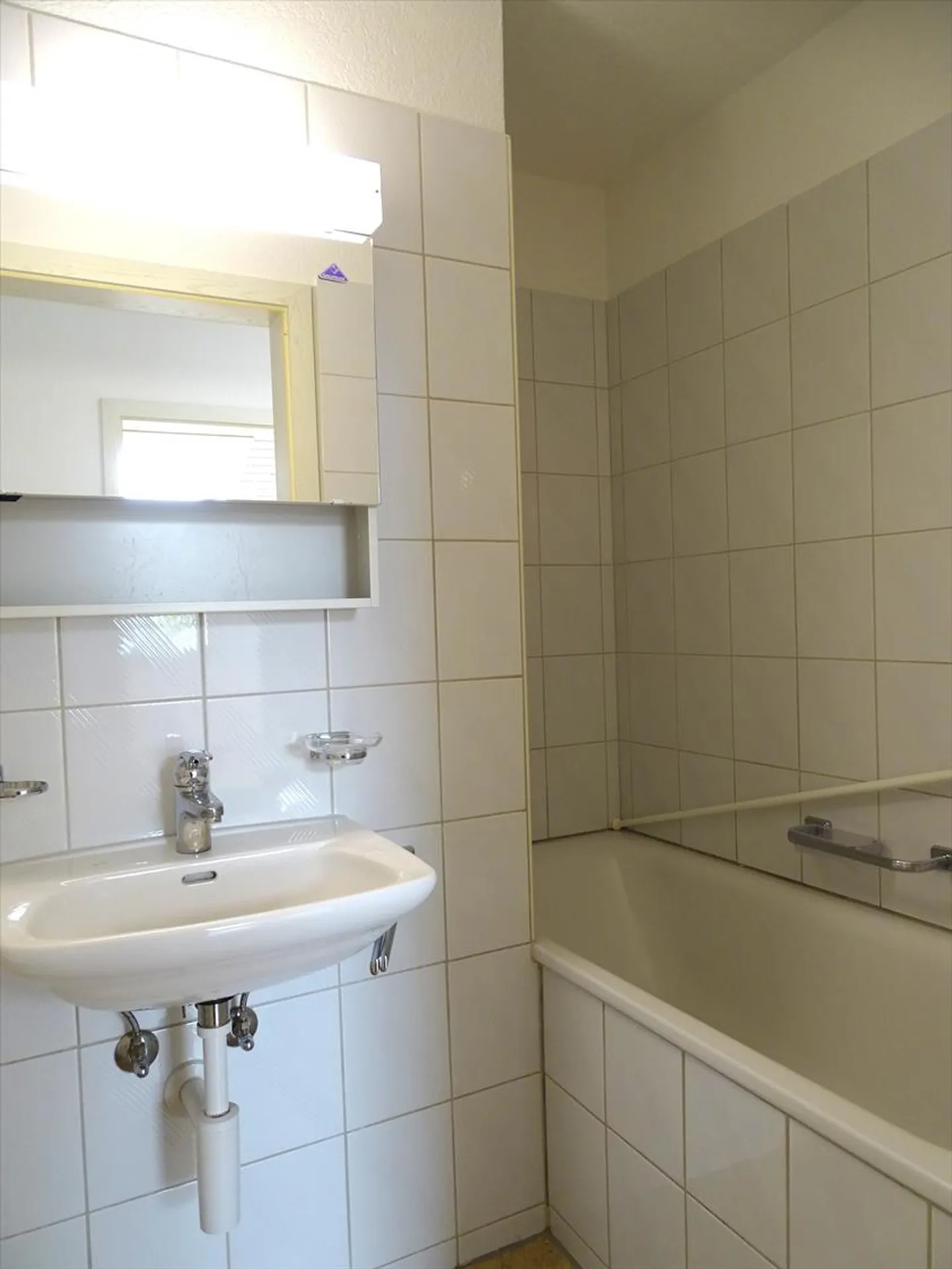 Zona Residenziale Tranquilla! - Foto 6 di 9