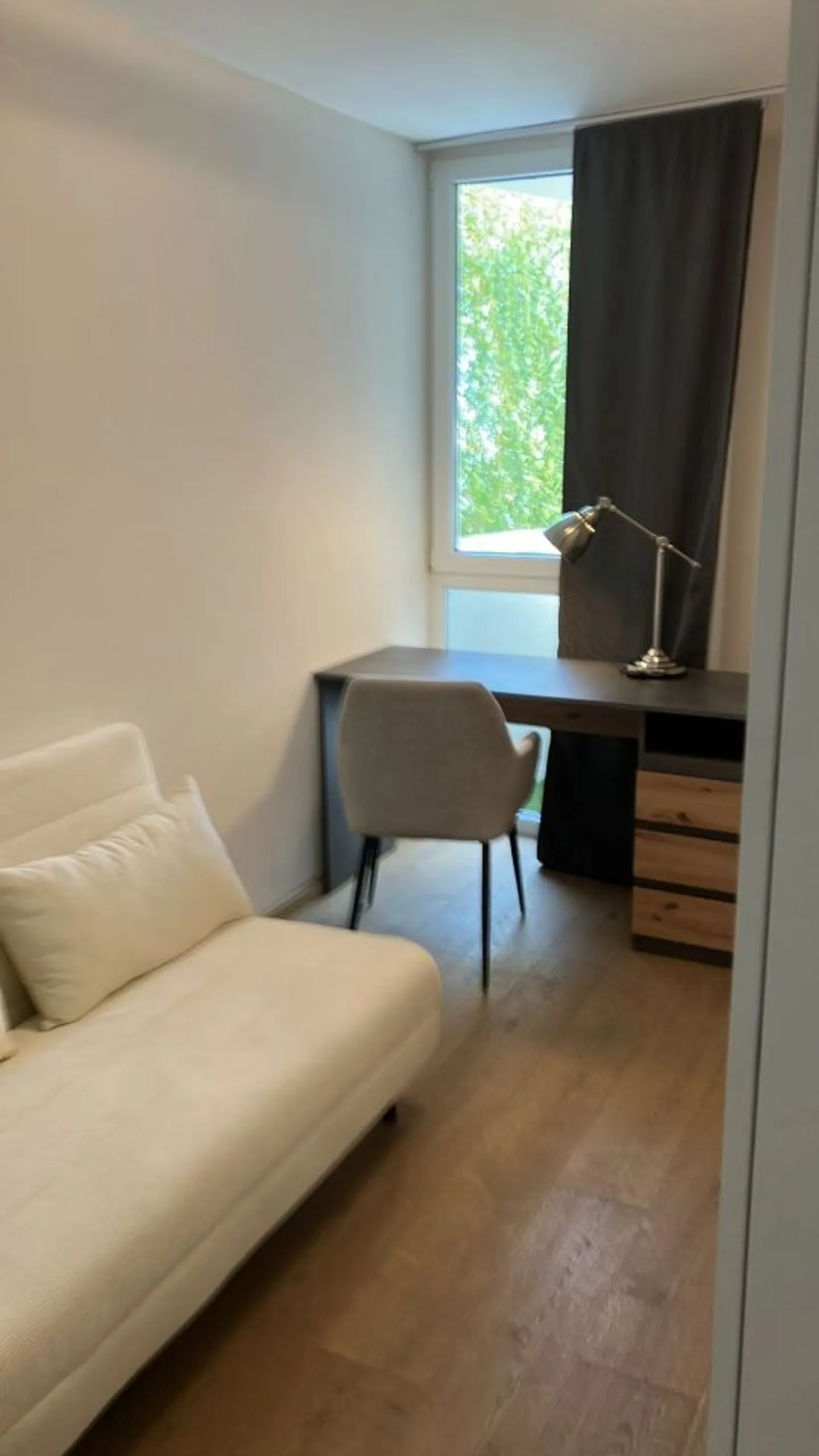 Bel appartement meublé de 3,5 pièces avec une vue imprenable sur le lac et les montagnes - Chexbres - Photo 5 sur 10