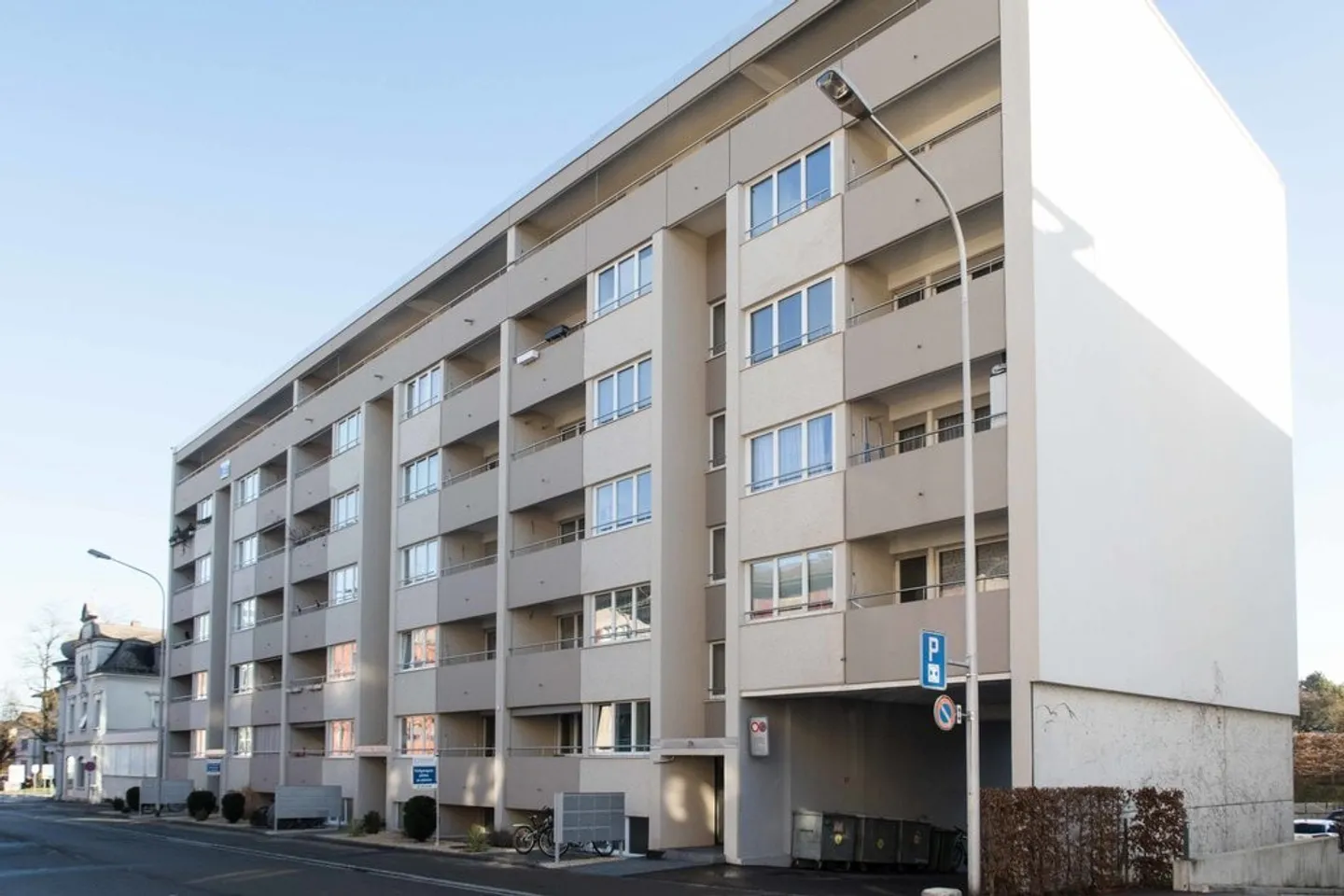 Looking for a central parking space? - Photo 1 of 1