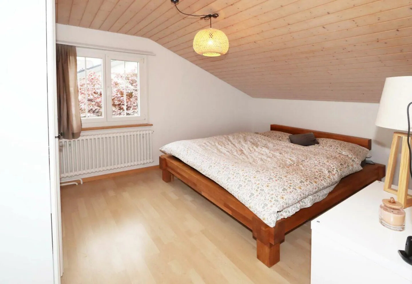 Casa unifamiliare indipendente con grande giardino e dintorni a Riedern GL - Foto 4 di 16