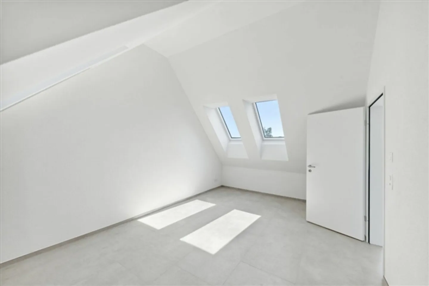 DREAM HOME IN KLOTEN - Photo 9 of 10