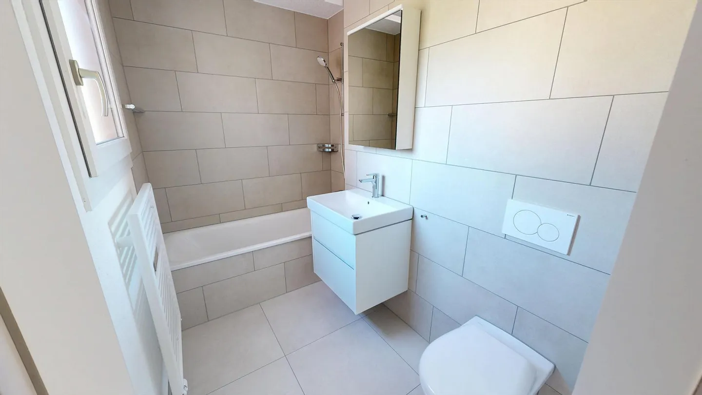 Appartement 4.5 pièces récemment rénové à Altstätten - Photo 3 sur 10
