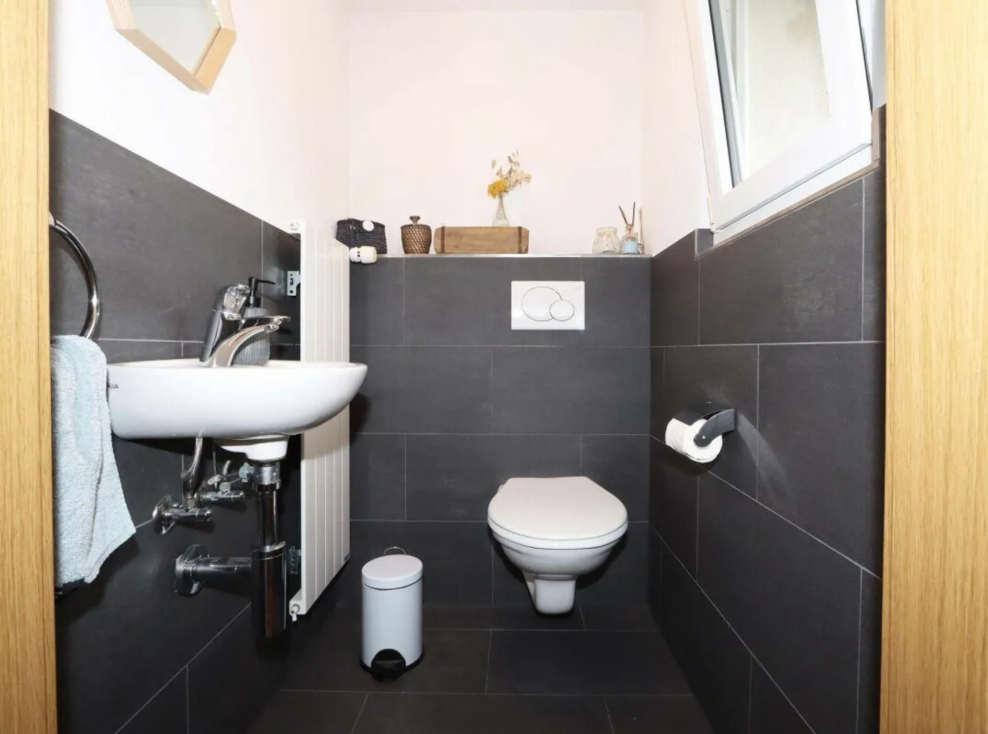 Casa unifamiliare indipendente con grande giardino e dintorni a Riedern GL - Foto 13 di 16