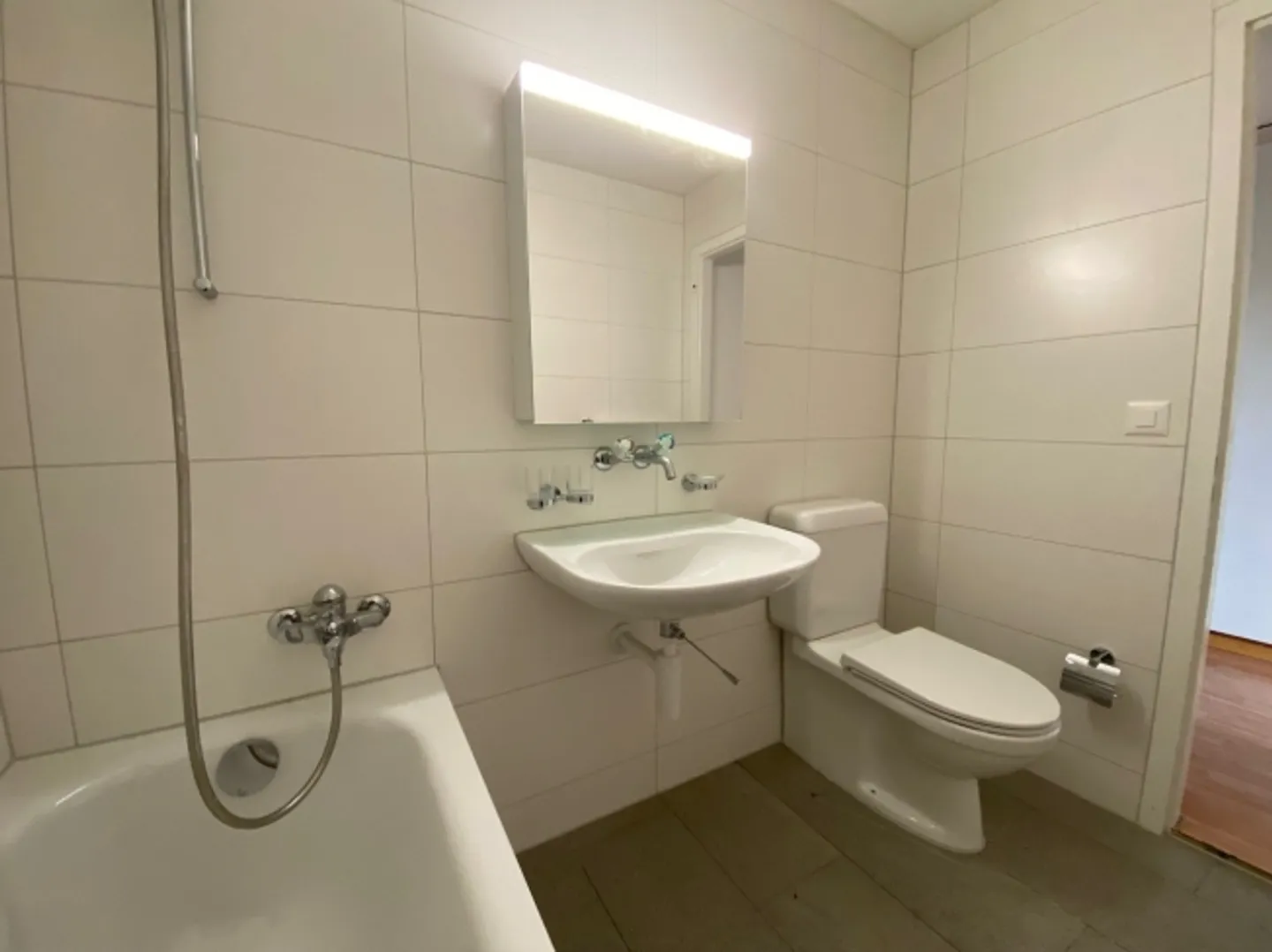 Appartement fraîchement peint, avec sa propre tour de lavage à louer à Huttwil ! - Photo 7 sur 10