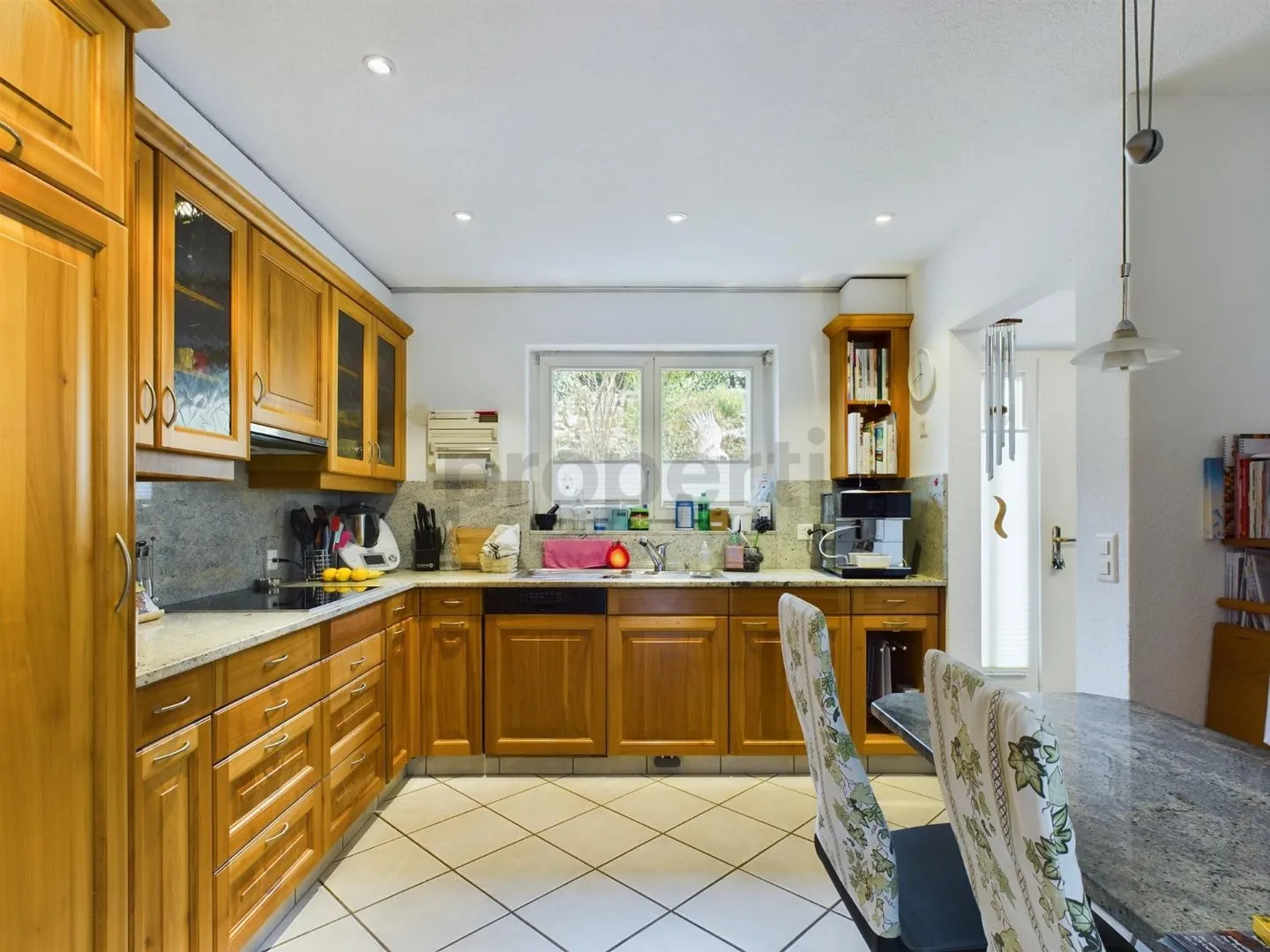 Incantevole casa a schiera di 5,5 stanze con un'atmosfera idilliaca a Endingen - Foto 4 di 11