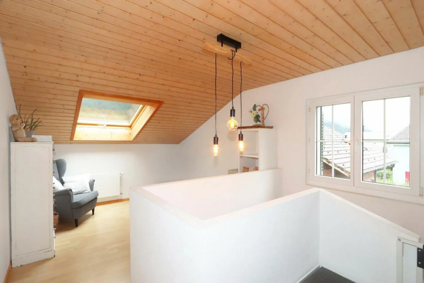Casa unifamiliare indipendente con grande giardino e dintorni a Riedern GL - Foto 8 di 16