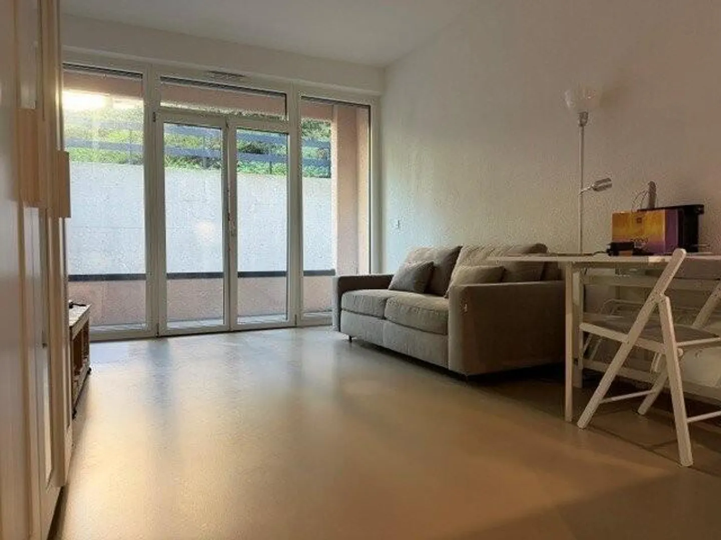 Studio Charmant à Louer - Photo 2 sur 4