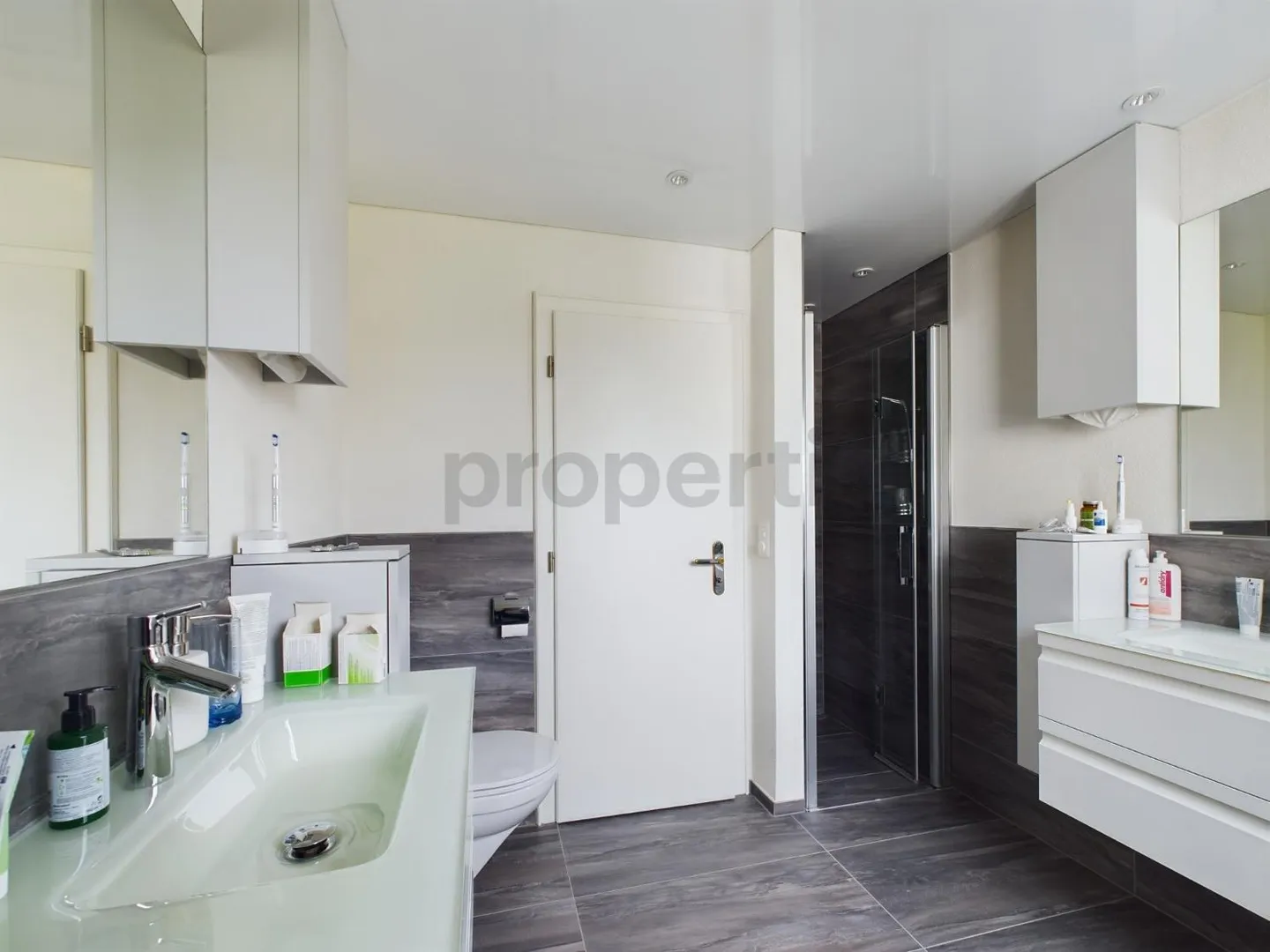 Incantevole casa a schiera di 5,5 stanze con un'atmosfera idilliaca a Endingen - Foto 8 di 11