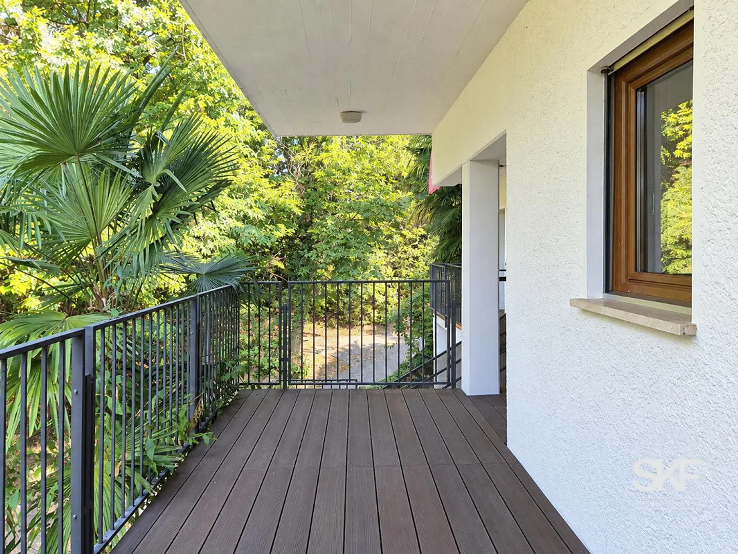 BREGANZONA - À LOUER APPARTEMENT 2.5 PIÈCES AVEC BALCON SUR LE VERDURE - Photo 1 sur 9