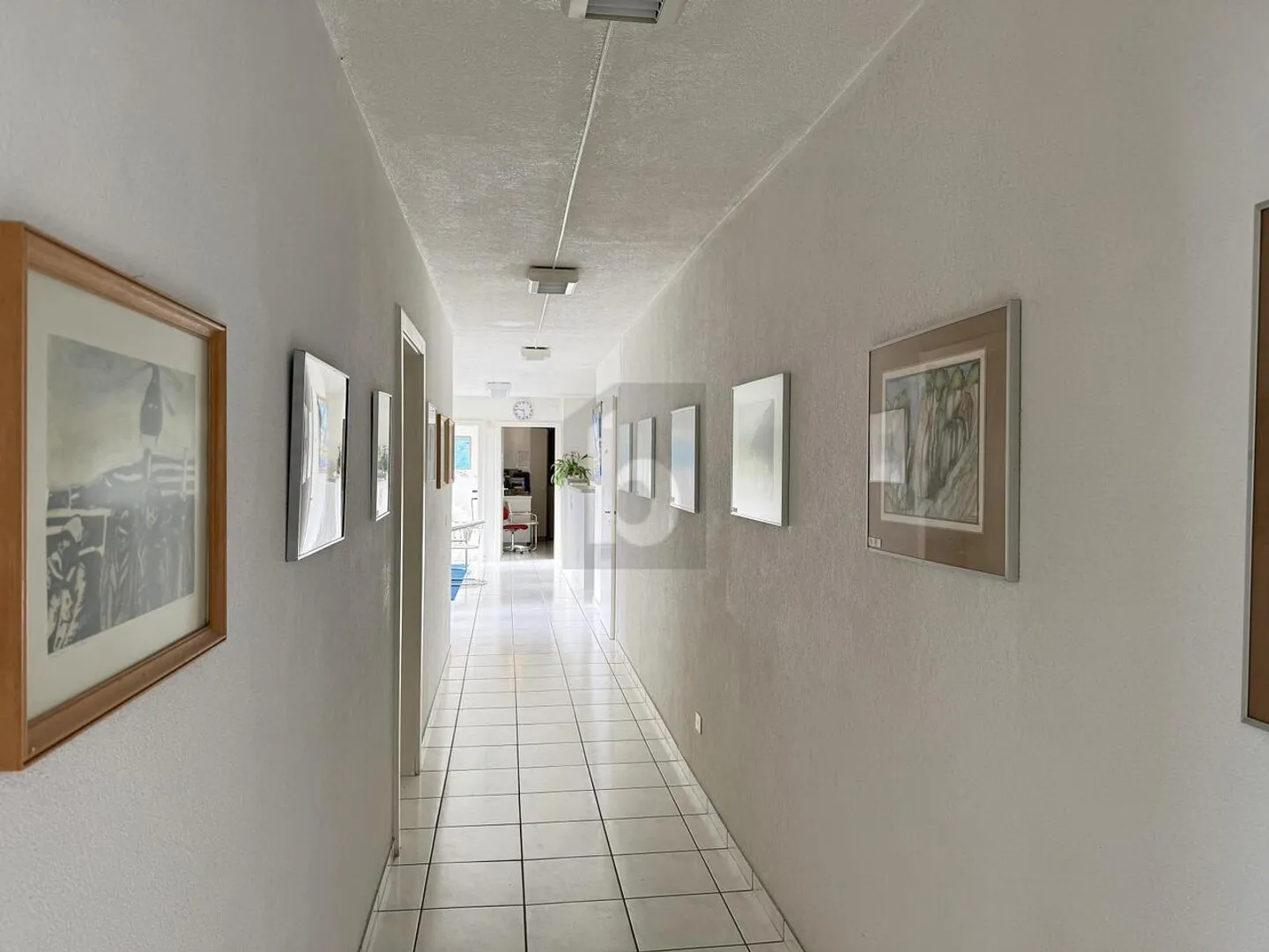 SPACIOUS MEDICAL OFFICE! - Photo 2 of 6