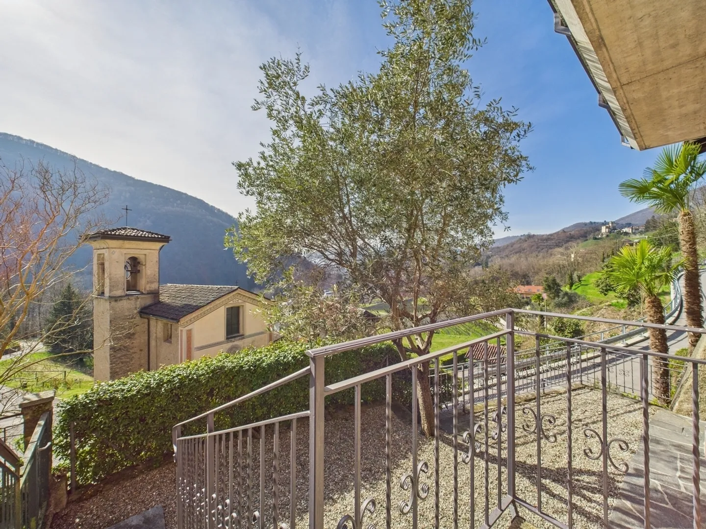 Splendida villa unifamiliare con vista panoramica a Purasca, Canton Ticino - Foto 1 di 13