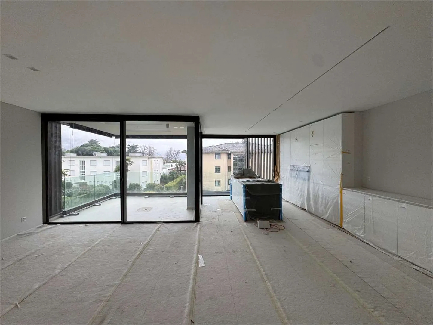 Appartamento moderno con giardino - Foto 2 di 10