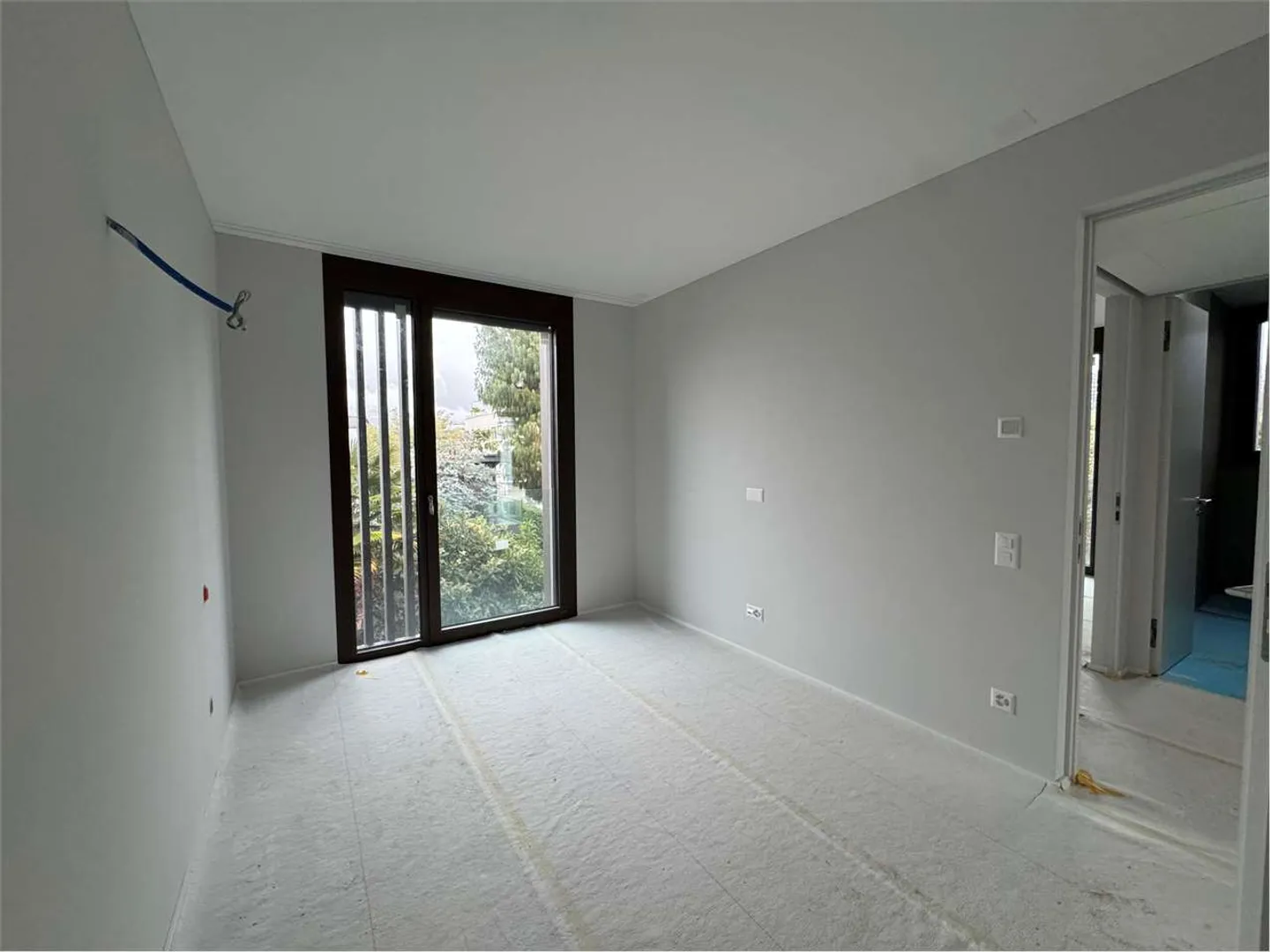 Appartamento moderno con giardino - Foto 5 di 10