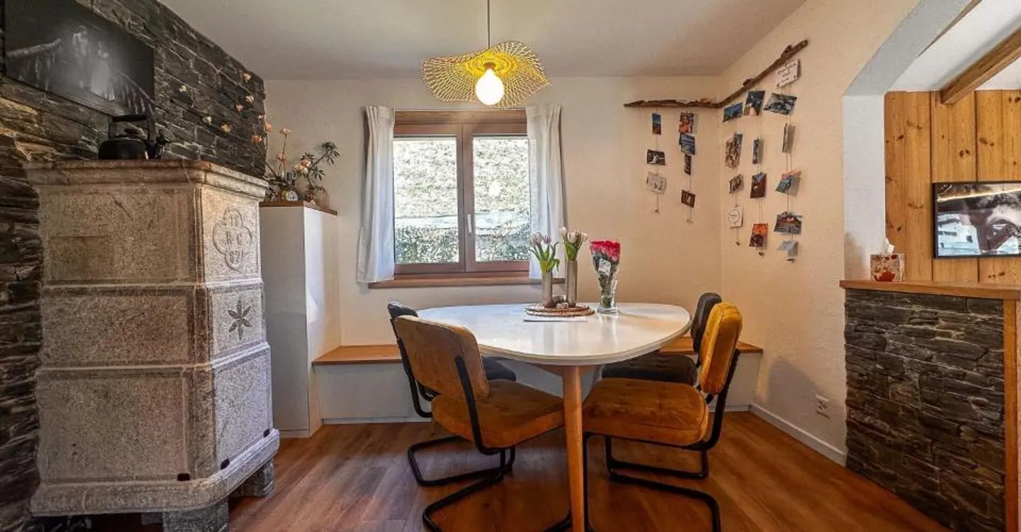 Superb Renovated House - Photo 4 of 12