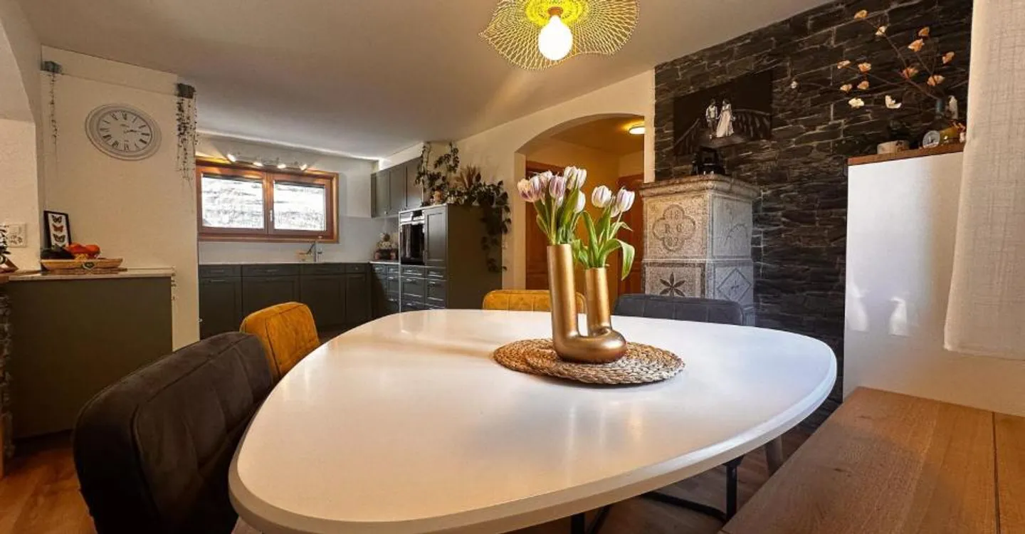 Superb Renovated House - Photo 6 of 12