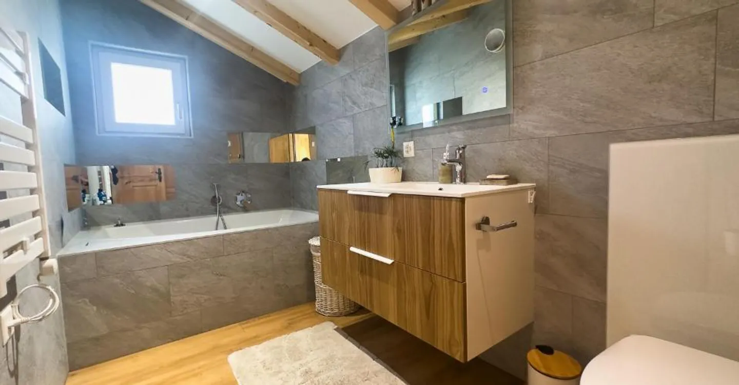 Superb Renovated House - Photo 8 of 12