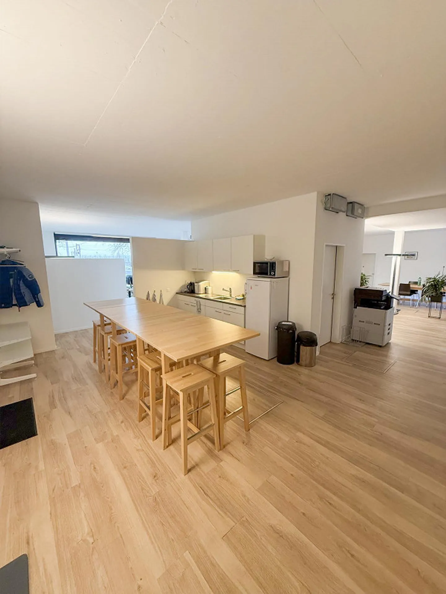 Central. Moderne. Représentatif. Votre nouveau bureau directement à la gare. - Photo 2 sur 15