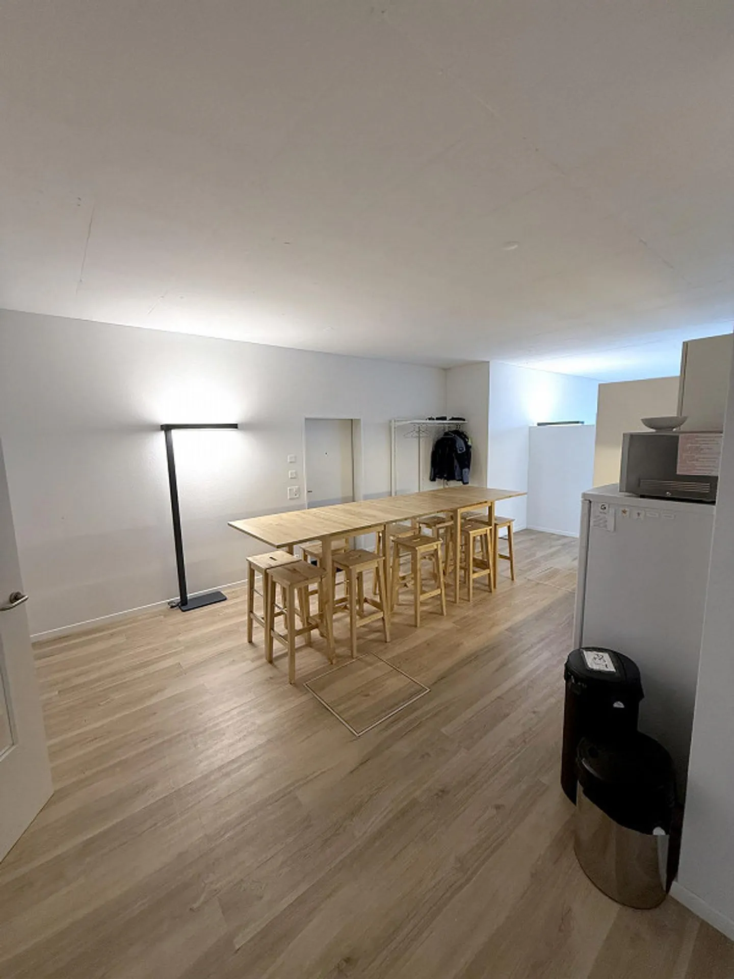 Central. Moderne. Représentatif. Votre nouveau bureau directement à la gare. - Photo 3 sur 15