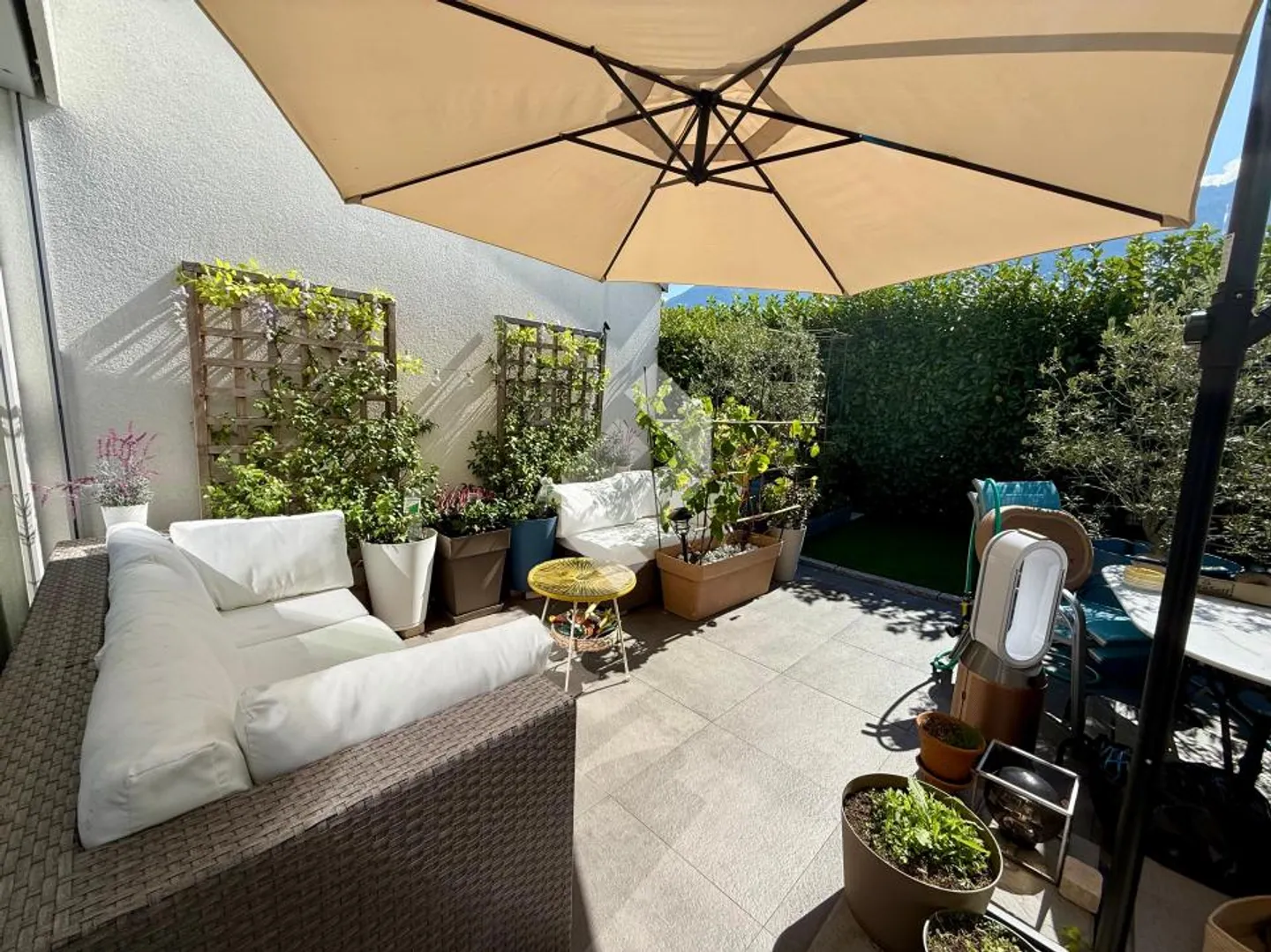 Casa bifamiliare affascinante e spaziosa - Foto 2 di 13