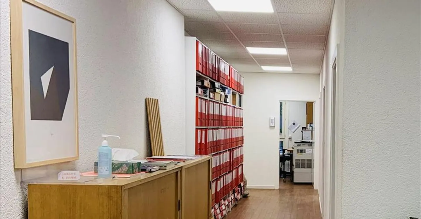 Office space for rent - Photo 4 of 9