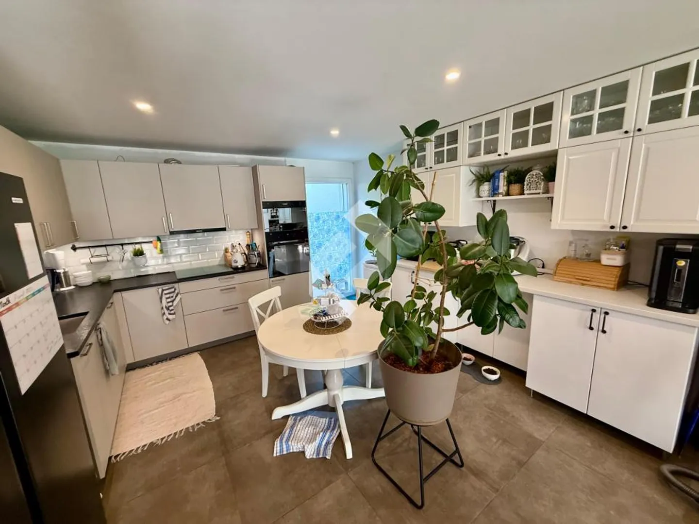 Casa bifamiliare affascinante e spaziosa - Foto 5 di 13