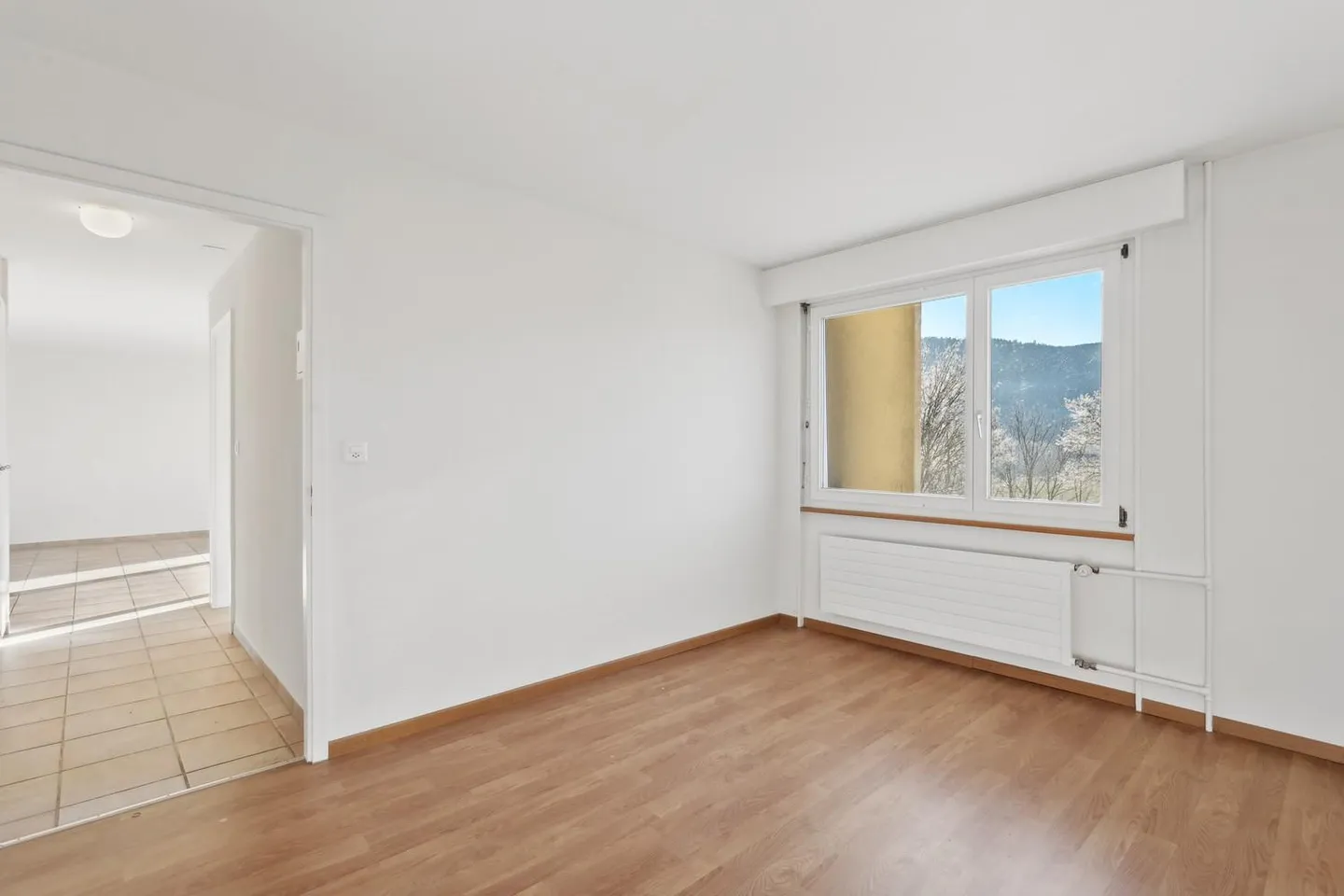 Geräumige Wohnung mit Balkon - Foto 2 von 8