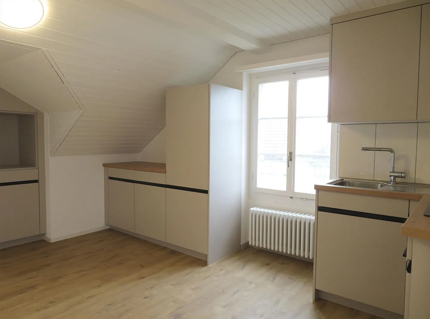 First occupancy after core renovation: Stylish 3½-room apartment with fireplace - Photo 3 of 17