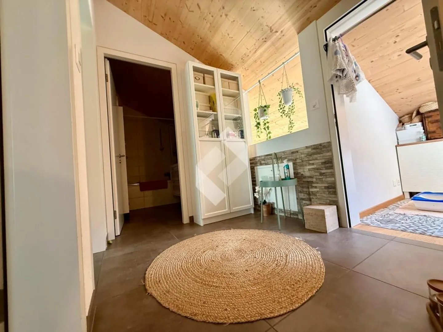 Casa bifamiliare affascinante e spaziosa - Foto 6 di 13